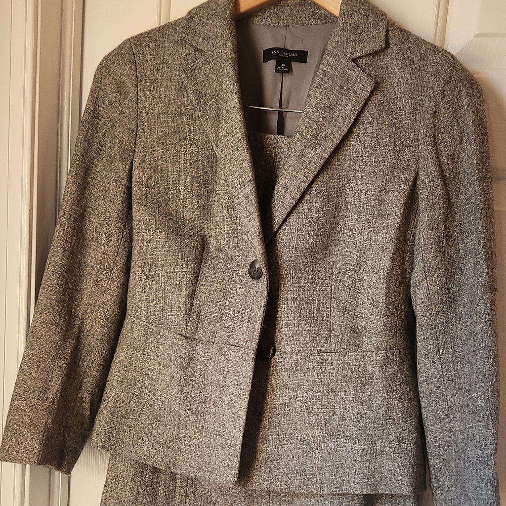 Ann Taylor Women's Gray Blazer And Skirt Suit